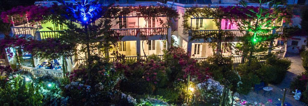 Angelika Aparthotel Alinda  Exteriör bild
